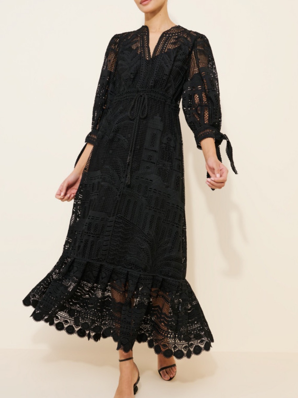Farm Rio Morada Boa Guipire Boa Maxi Dress